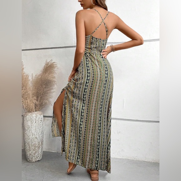 NWT-Boho Chic V-neck Cami Dress - Picture 6 of 7